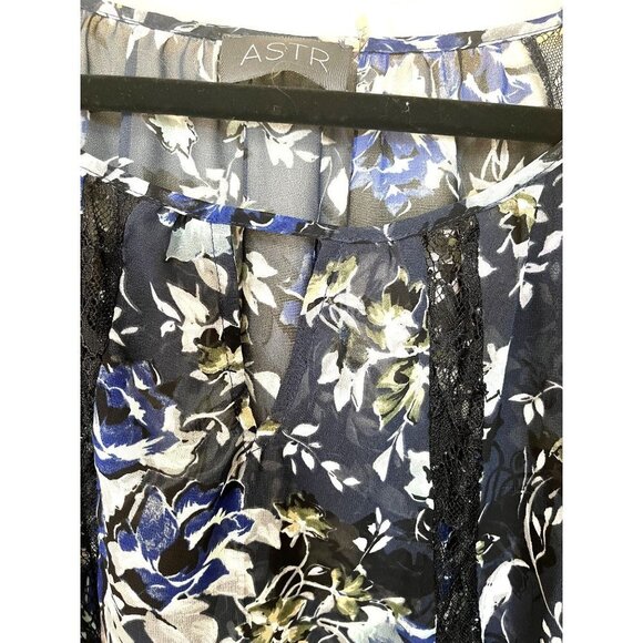 ASTR Floral Relaxed Boho Blouse M - Picture 6 of 11